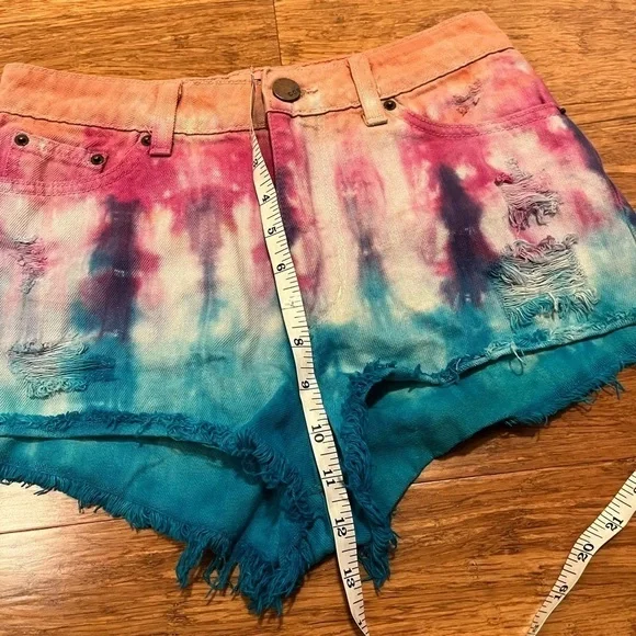 Urban Outfitters BDG tie-dye high rise cheeky distressed jean shorts. Size 27 - Picture 8 of 10